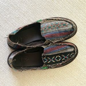 Sanuk sidewalk surfers